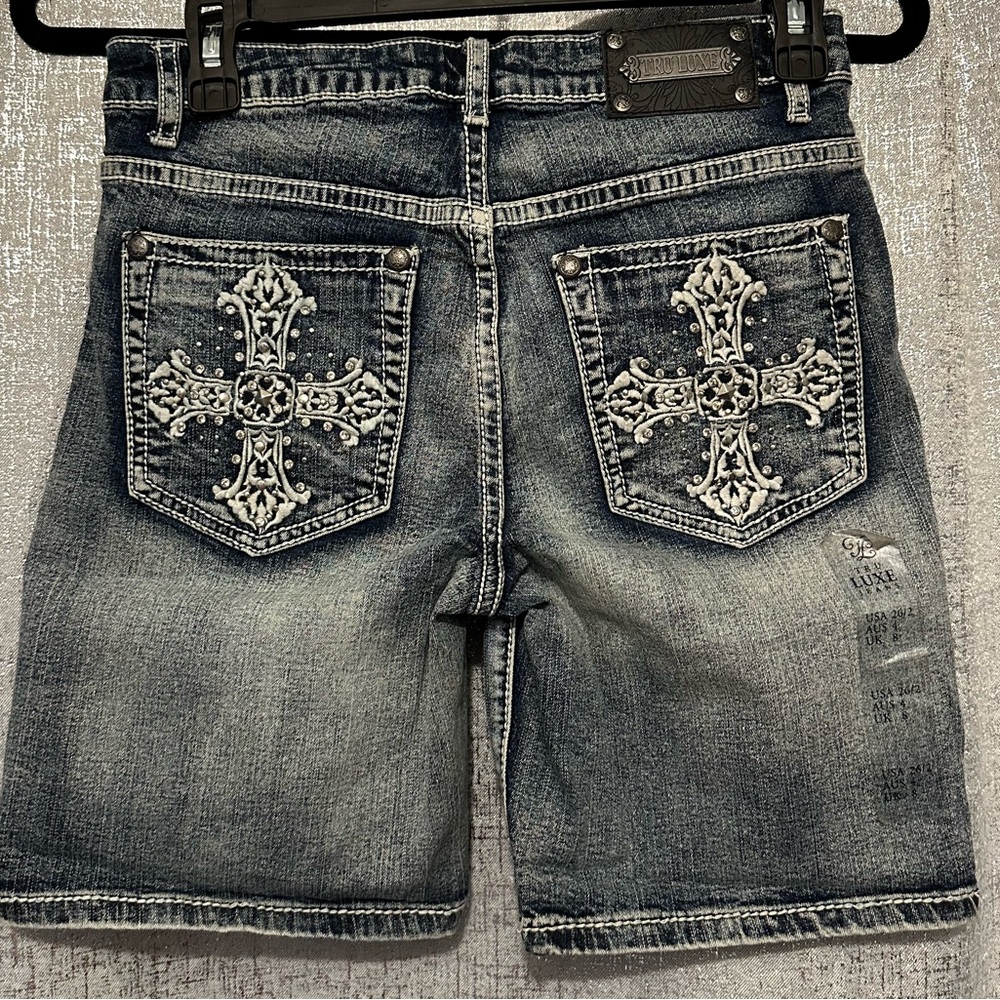 TruLuxe Whitewash Denim Jean Shorts,  size 26/2 NWT